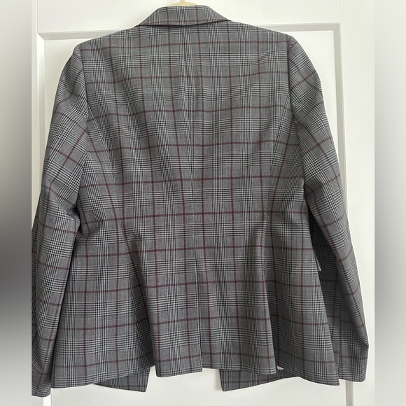 Brooks Brothers Red Fleece Wool Suit - Picture 2 of 10